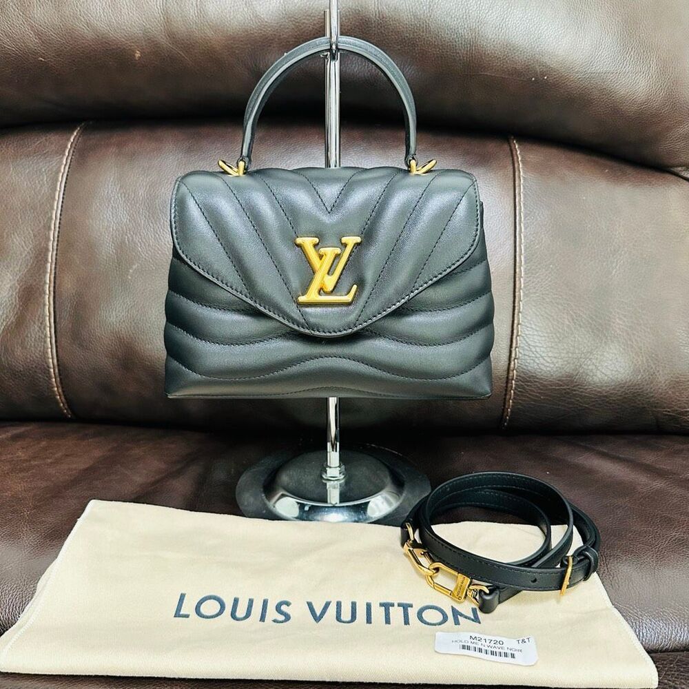 Louis Vuitton New Wave Hold Me Noir